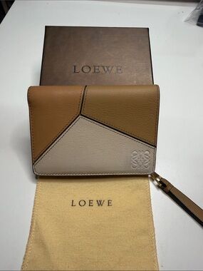 Loewe Two-Tone Tan and Cream Puzzle-Panel Leather Wallet with Wrist Strap